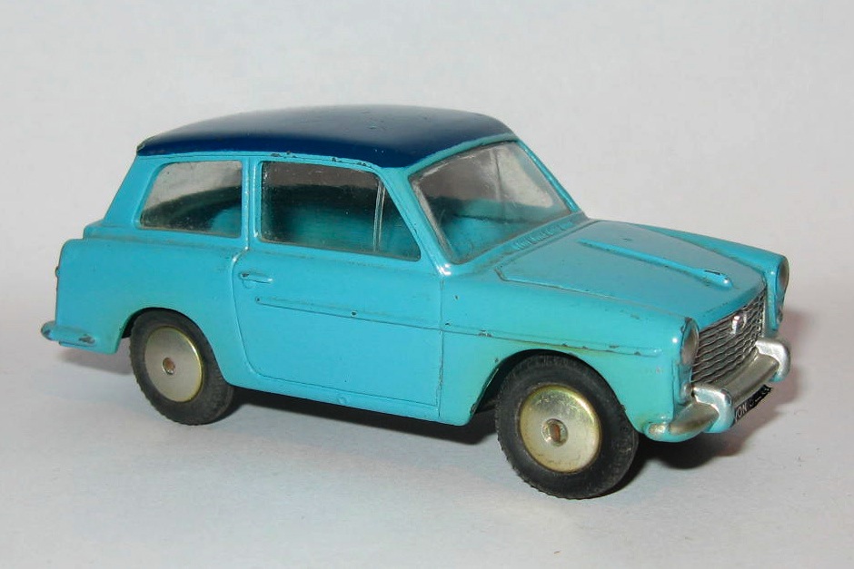 216 AUSTIN A40.jpg